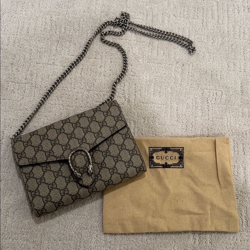 AUTHENTIC Gucci Tan and Black Chain Shoulder Bag